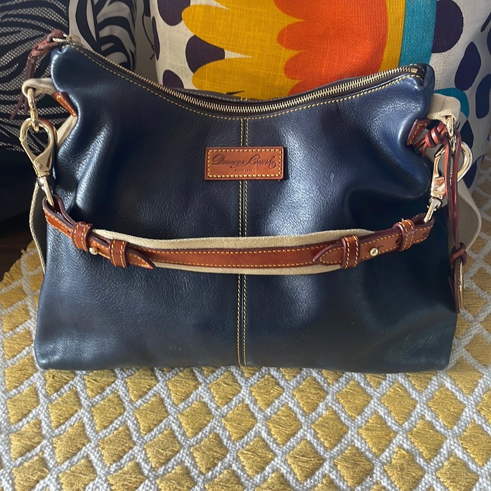 Beautiful DOONEY & BOURKE Large Sporty Leather Hobo Bag Pre-owned Nice!!